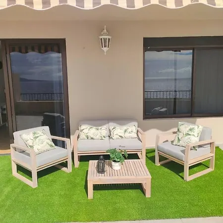 Ocean View With Terrace Apartmán *
