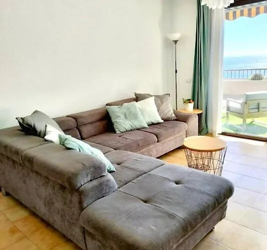 شقة Ocean View With Terrace